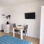 Sosnowe Zacisze - Goscinne Blisko Jeziora Homestay