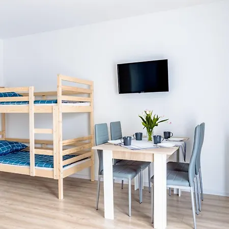 Sosnowe Zacisze - Nowoczesne Blisko Jeziora Homestay