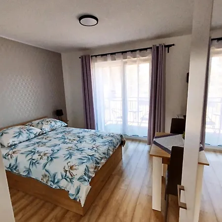Homestay Sosnowe Zacisze - Nowoczesne Blisko Jeziora