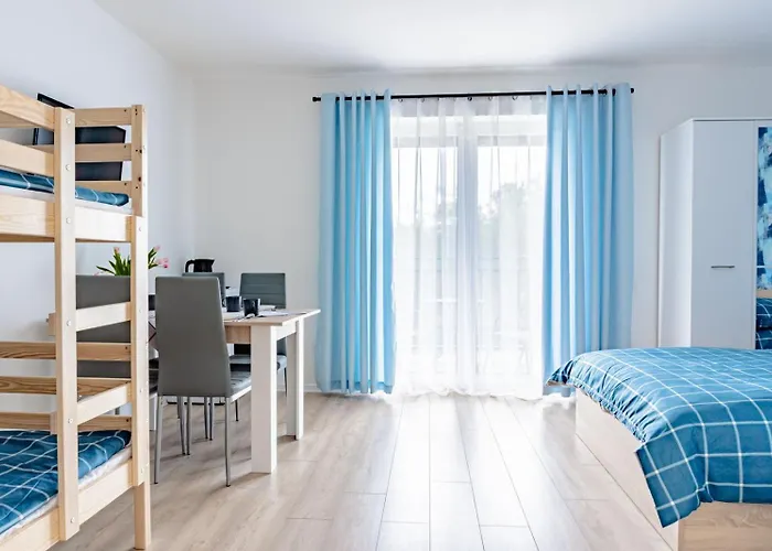 Sosnowe Zacisze - Goscinne Blisko Jeziora * 斯沃尔纳加西耶