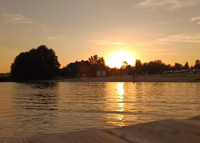 Sosnowe Zacisze - Goscinne Blisko Jeziora 民宿 斯沃尔纳加西耶