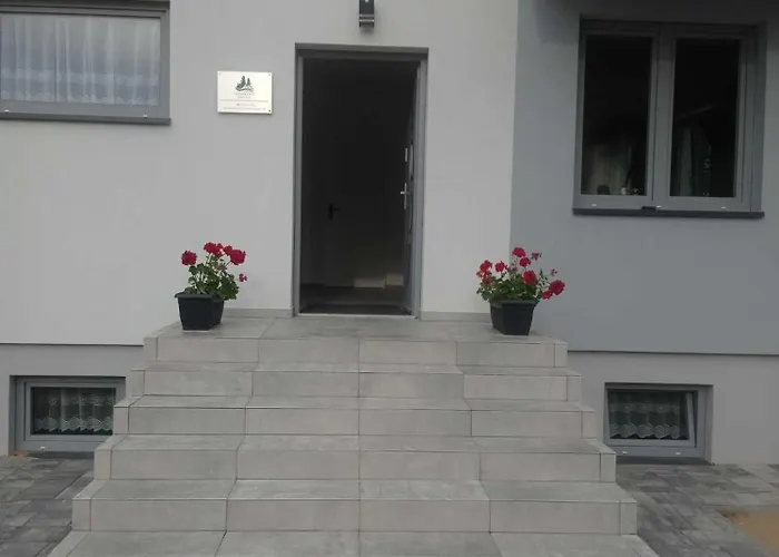 Sosnowe Zacisze - Goscinne Blisko Jeziora 民宿