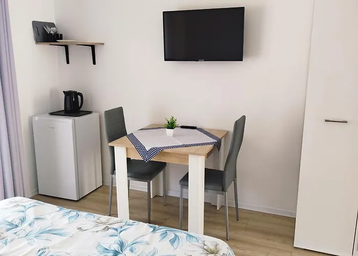 Sosnowe Zacisze - Goscinne Blisko Jeziora 民宿 斯沃尔纳加西耶