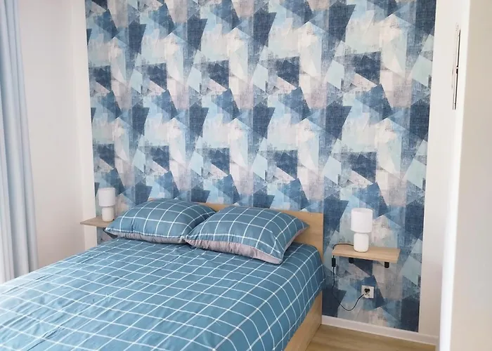 Sosnowe Zacisze - Goscinne Blisko Jeziora 斯沃尔纳加西耶