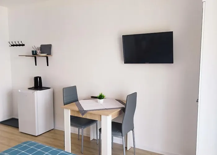 Sosnowe Zacisze - Goscinne Blisko Jeziora 民宿