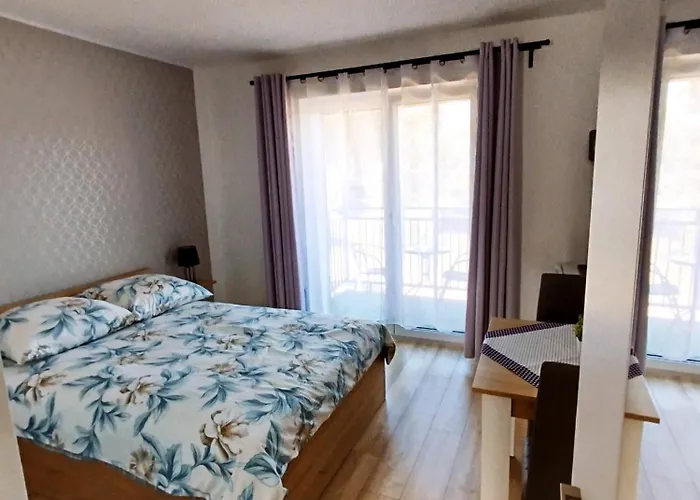 民宿 Sosnowe Zacisze - Goscinne Blisko Jeziora